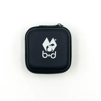 b+d кутийка за съдийски свирки и аксесоари